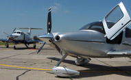 jet close up taxing to Davis Flight Support at 2Q3